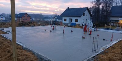 Ciepła Płyta fundamentowa Górki koło Opola / Opolskie / z uskokiem