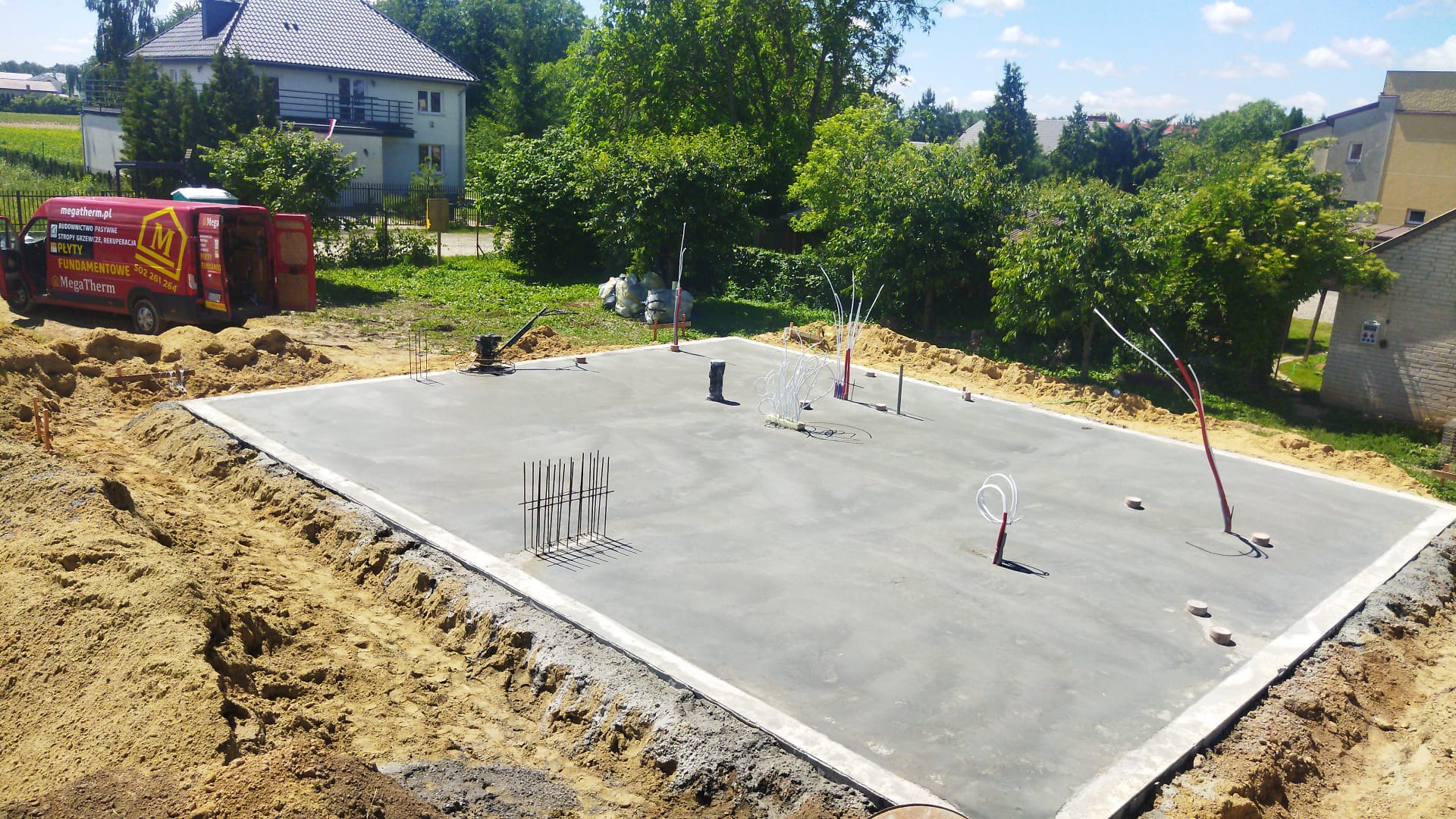 co-lepsze-plyta-fundamentowa-czy-fundament